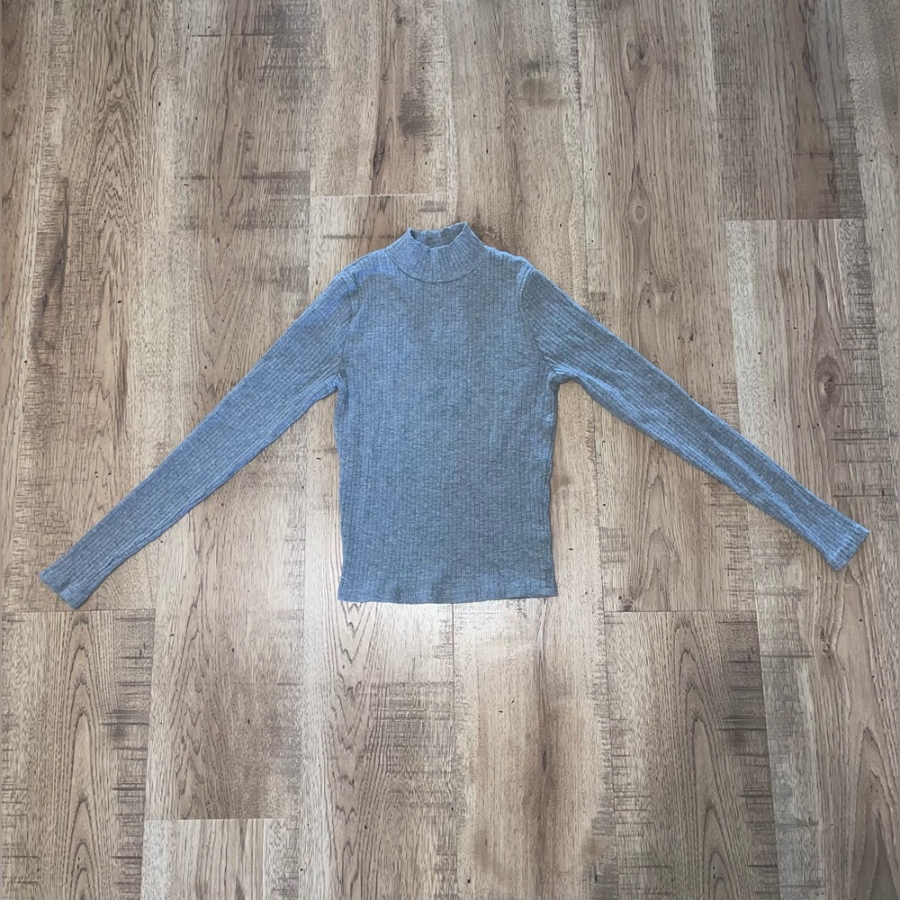 Gray Ribbed Mock Neck Long Sleeve Top